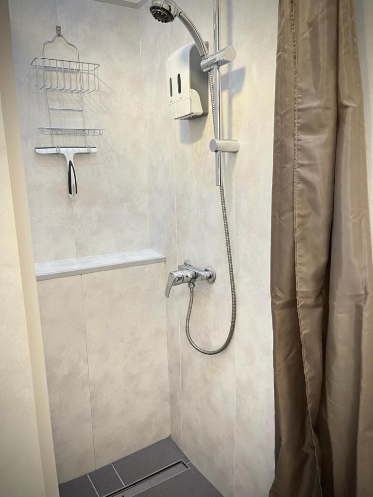 Living At Saarpartments -Adultsonly- 2 Bedrooms, Kitchen- Business & Holiday Apartments For Long- And Short Term Stay, 3 Min To Train-Station, Secure E-Bike Parking! ساربروكن المظهر الخارجي الصورة